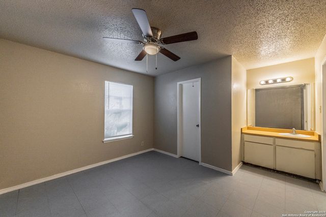 1634 W Woodlawn Ave Apt 6, San Antonio, TX 78201