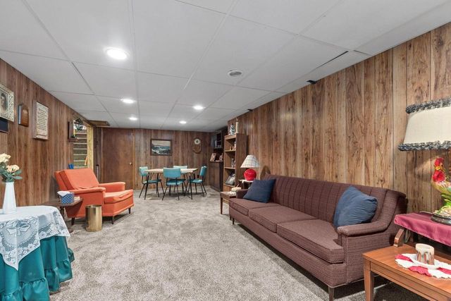 1029 ALVA STREET, Menasha, WI 54952