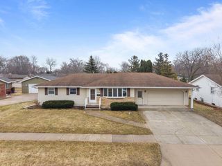 1029 ALVA STREET, Menasha, WI 54952