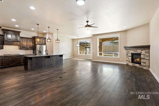 2041 W Ibis Dr, Nampa, ID 83686