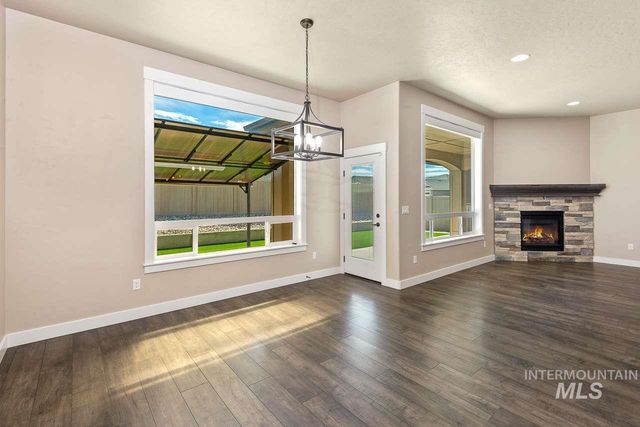 2041 W Ibis Dr, Nampa, ID 83686