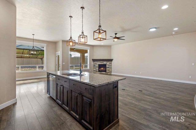 2041 W Ibis Dr, Nampa, ID 83686