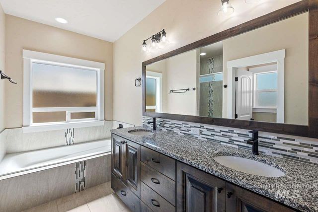 2041 W Ibis Dr, Nampa, ID 83686