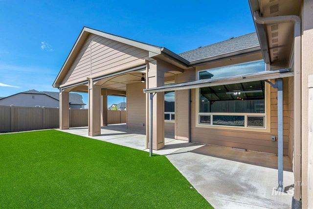 2041 W Ibis Dr, Nampa, ID 83686