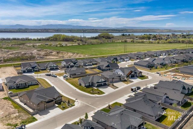 2041 W Ibis Dr, Nampa, ID 83686