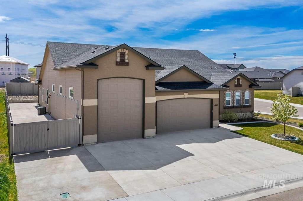 2041 W Ibis Dr, Nampa, ID 83686