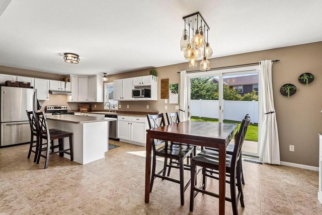 1147 Dresser AVENUE, Waukesha, WI 53188