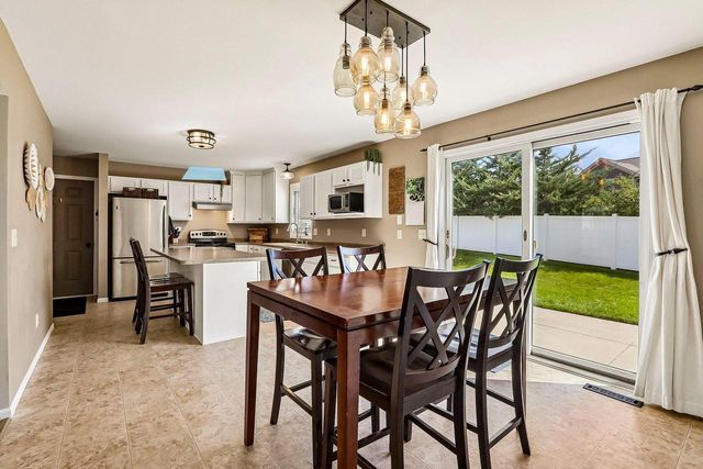 1147 Dresser AVENUE, Waukesha, WI 53188