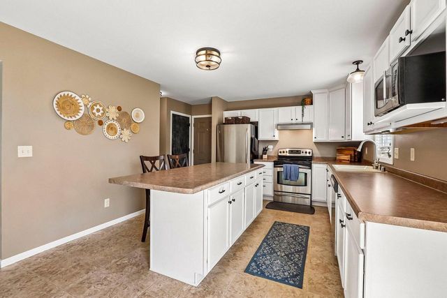 1147 Dresser AVENUE, Waukesha, WI 53188