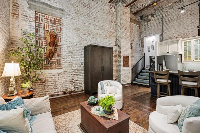 2400 Mechanic Street 101, Galveston, TX 77550