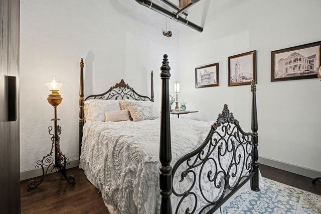 2400 Mechanic Street 101, Galveston, TX 77550
