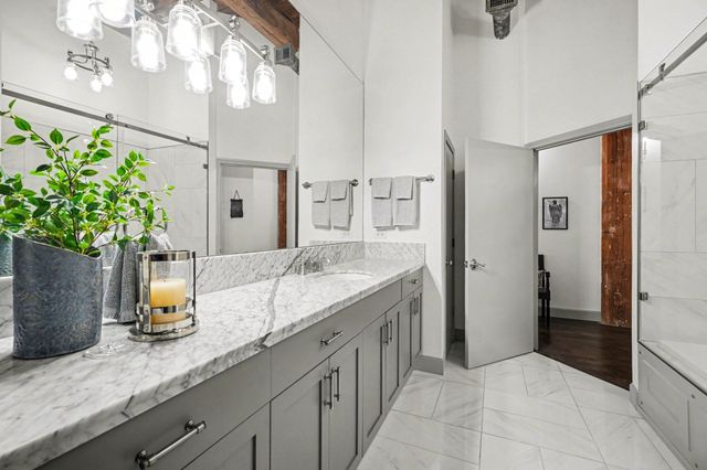 2400 Mechanic Street 101, Galveston, TX 77550