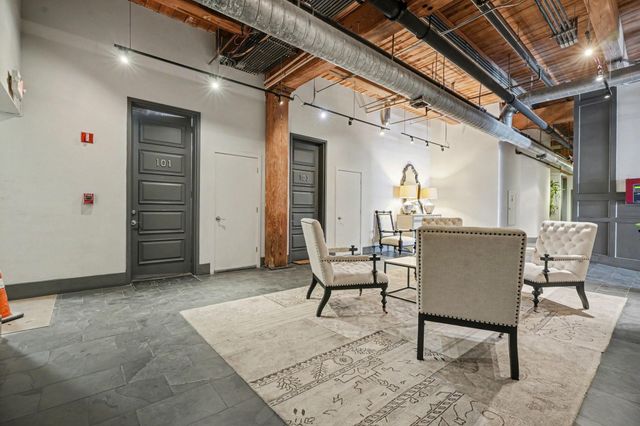 2400 Mechanic Street 101, Galveston, TX 77550