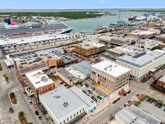2400 Mechanic Street 101, Galveston, TX 77550