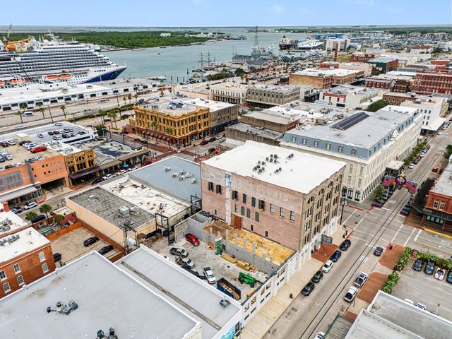 2400 Mechanic Street 101, Galveston, TX 77550