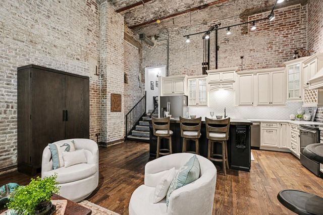 2400 Mechanic Street 101, Galveston, TX 77550