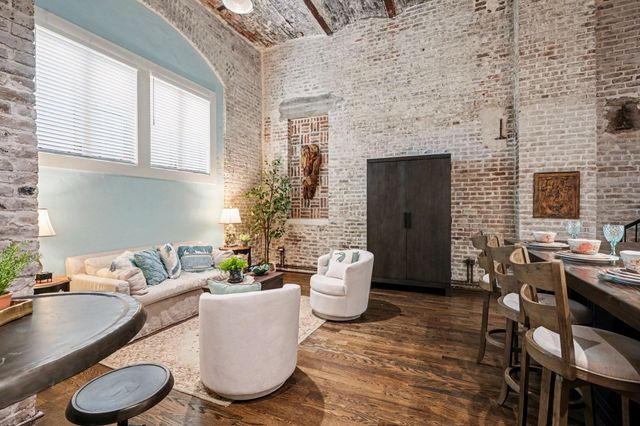 2400 Mechanic Street 101, Galveston, TX 77550
