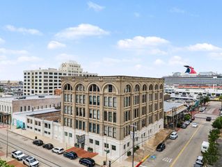 2400 Mechanic Street 101, Galveston, TX 77550