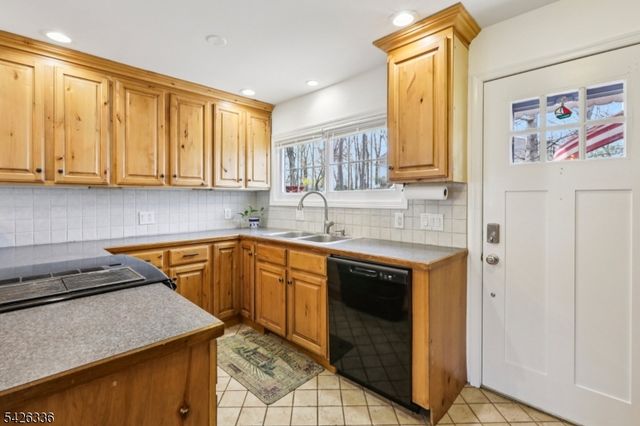 47 Broadway, Hopatcong Boro, NJ 07843