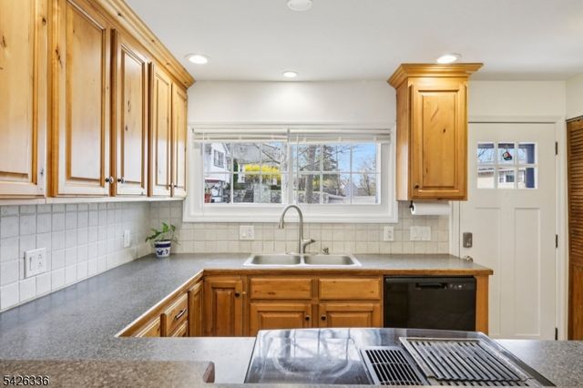 47 Broadway, Hopatcong Boro, NJ 07843