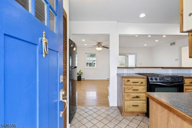 47 Broadway, Hopatcong Boro, NJ 07843