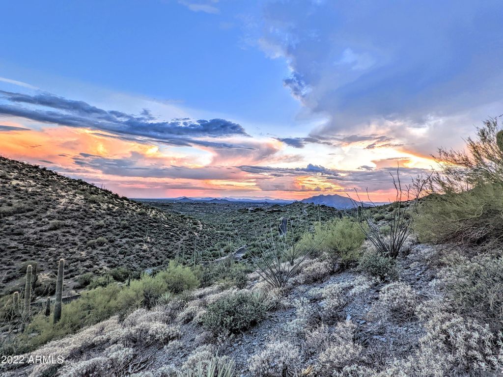 Image 10 of property listing at 9146 E Limousin Drive -, Scottsdale, AZ 85262