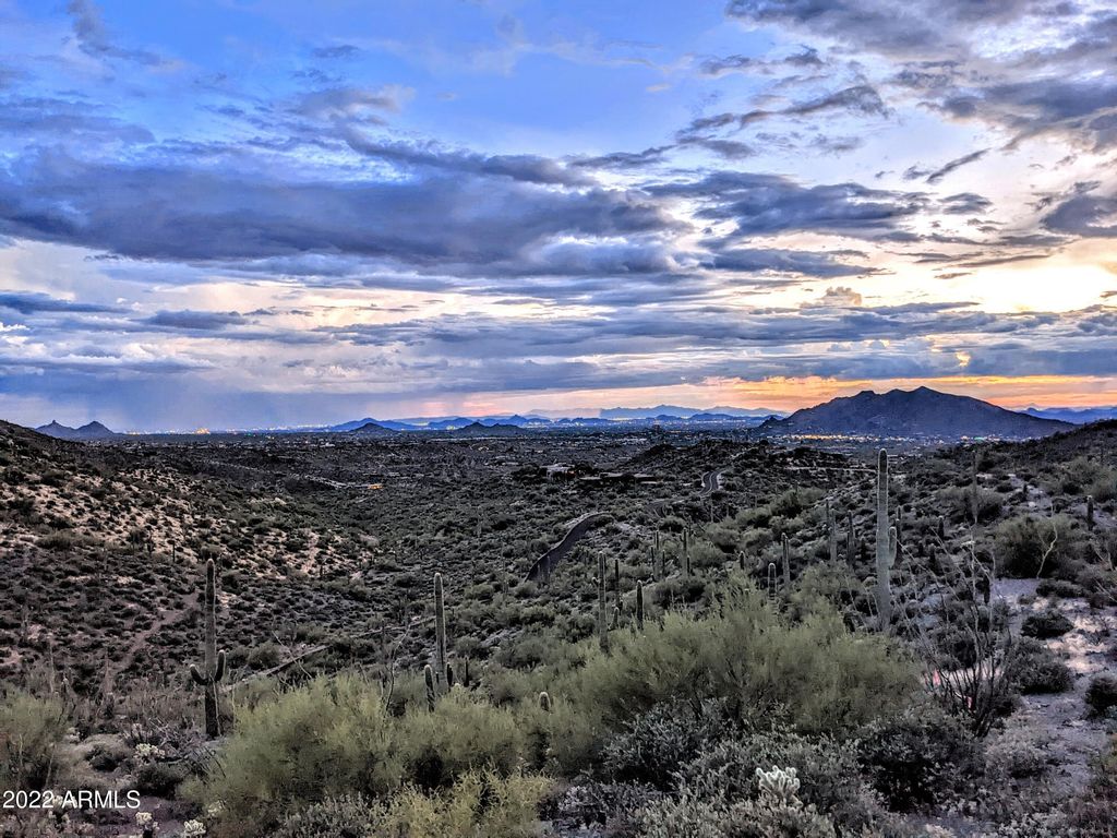 Image 13 of property listing at 9146 E Limousin Drive -, Scottsdale, AZ 85262