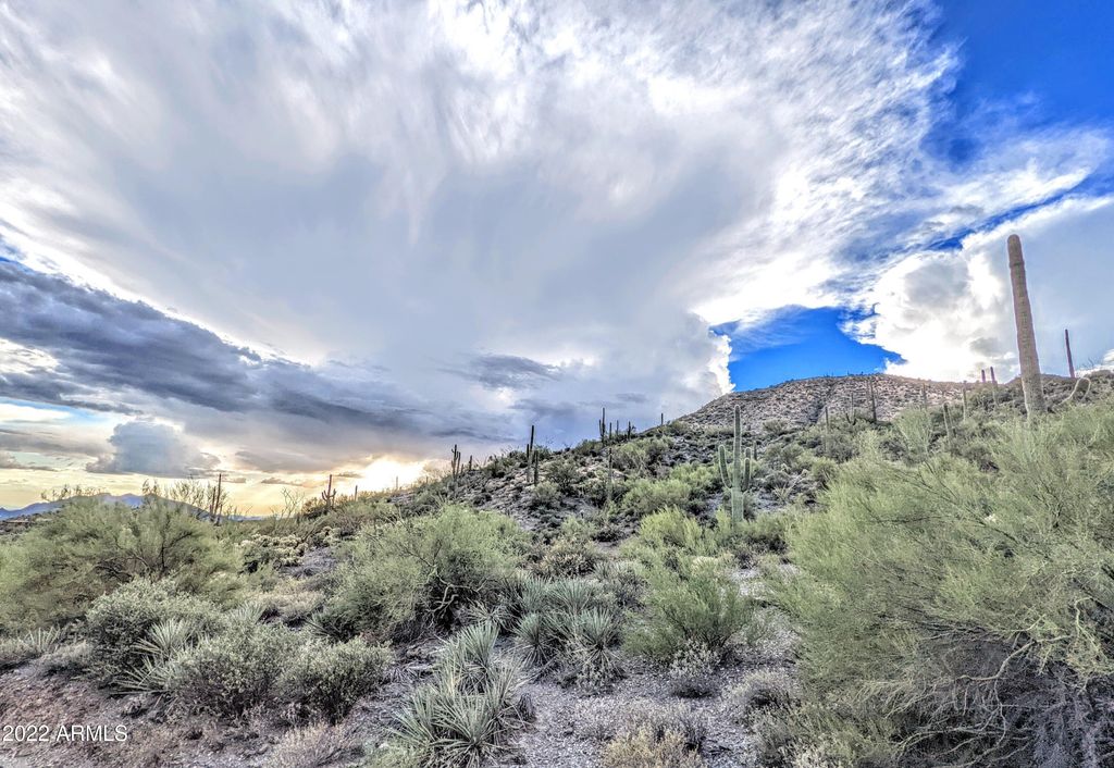 Image 8 of property listing at 9146 E Limousin Drive -, Scottsdale, AZ 85262