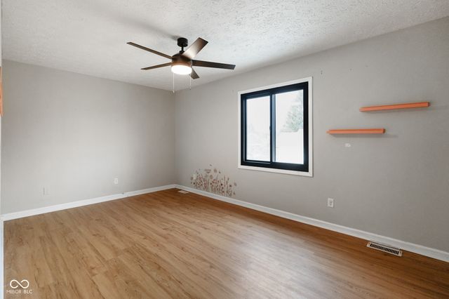 233 Boulder Court, Carmel, IN 46032