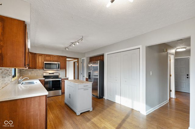 233 Boulder Court, Carmel, IN 46032