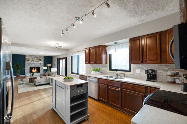 233 Boulder Court, Carmel, IN 46032