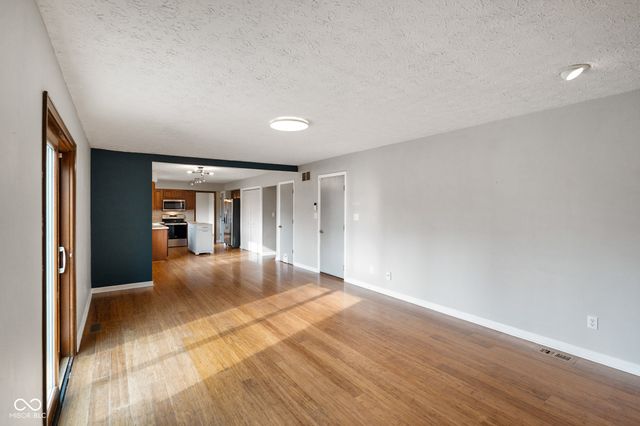 233 Boulder Court, Carmel, IN 46032