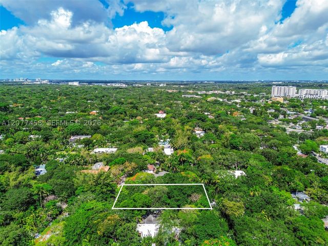 3595 Avocado Ave, Miami, FL 33133