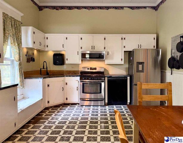 601 E Washington Street, Dillon, SC 29536