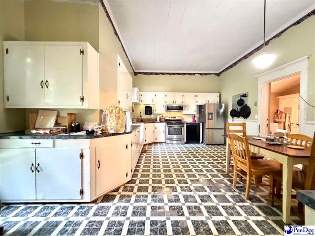 601 E Washington Street, Dillon, SC 29536