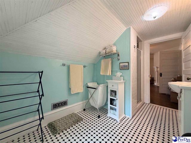601 E Washington Street, Dillon, SC 29536