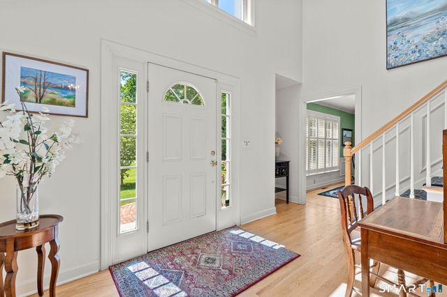 7 Tallwood Lane, Simsbury, CT 06089