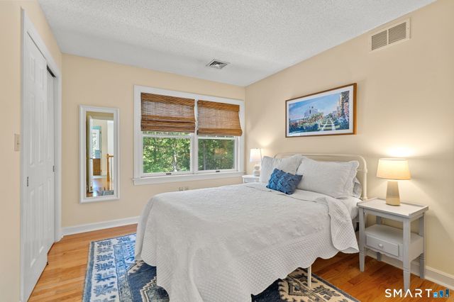 7 Tallwood Lane, Simsbury, CT 06089