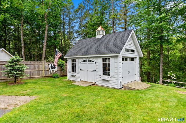7 Tallwood Lane, Simsbury, CT 06089