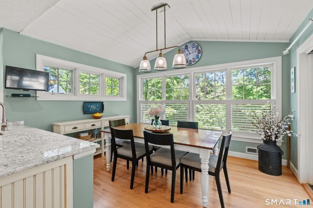 7 Tallwood Lane, Simsbury, CT 06089