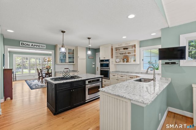 7 Tallwood Lane, Simsbury, CT 06089