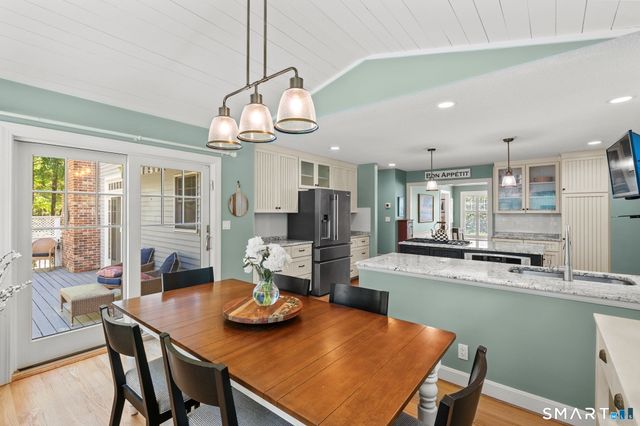 7 Tallwood Lane, Simsbury, CT 06089