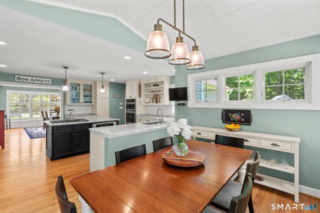 7 Tallwood Lane, Simsbury, CT 06089