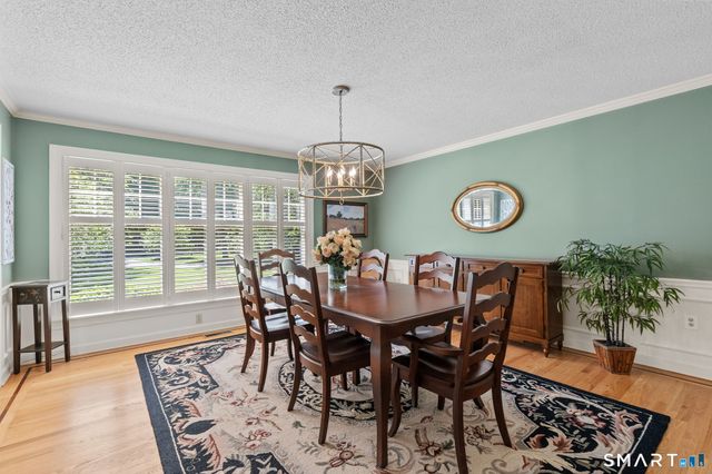 7 Tallwood Lane, Simsbury, CT 06089