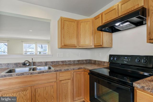 18 CHILLINGHAM CT, Martinsburg, WV 25405