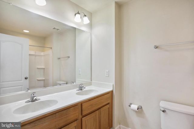 18 CHILLINGHAM CT, Martinsburg, WV 25405