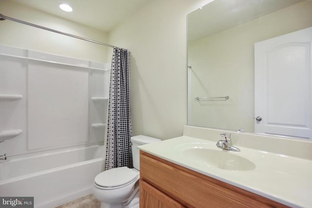 18 CHILLINGHAM CT, Martinsburg, WV 25405