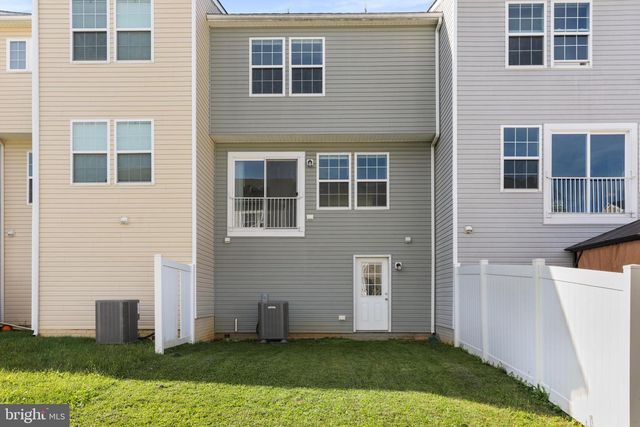 18 CHILLINGHAM CT, Martinsburg, WV 25405