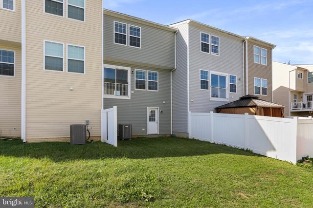 18 CHILLINGHAM CT, Martinsburg, WV 25405