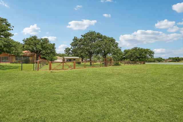 114 Agarita DR, Burnet, TX 78611